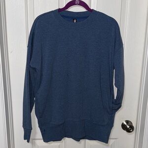 Kirkland women’s Blue Sweater Medium